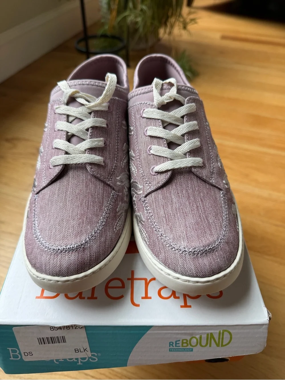 Baretraps Yalora Women's Pink Lace-Up Casual Sneakers sz 8
